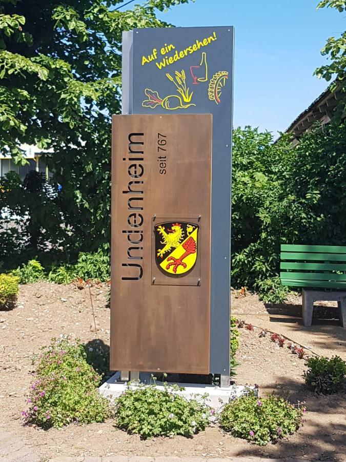 Rieslingstube Bei Britta & Joachim Lejlighed Undenheim Eksteriør billede